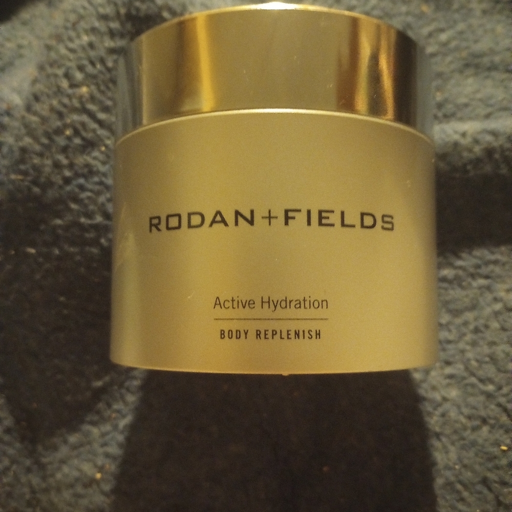 Rodan and Fields Active Hydration Body Replenesh moisturizer